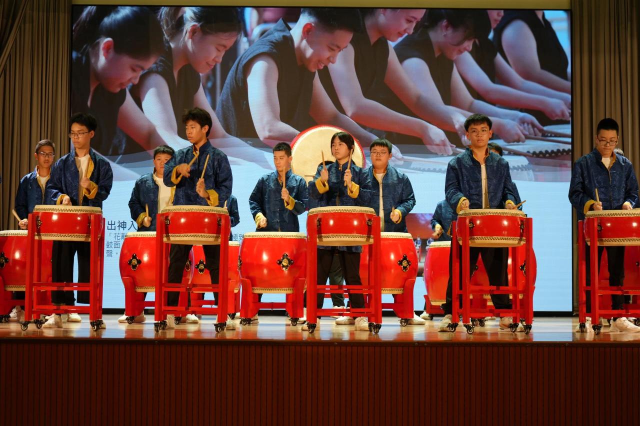 中國鼓樂團表演